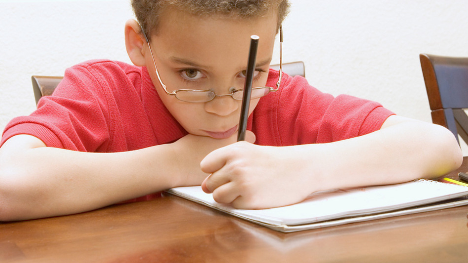 Hur lär man ett barn att skriva vackert och korrekt utan fel?