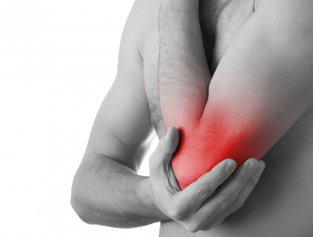 Causas de dolor en el codo durante el ejercicio, con compresión del puño, con flexión y extensión. Tratamiento del dolor en los codos con remedios caseros, ejercicios y ungüentos