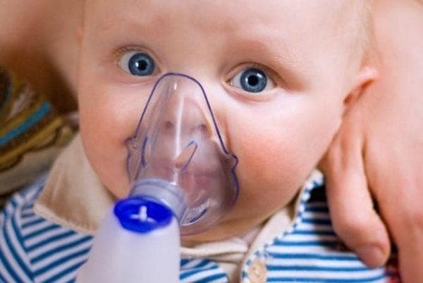 inhalation with a damp cough nebulizer to children