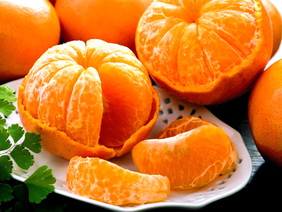 Kan eller kan ikke spise gravid persimmon, sitrus, appelsiner, mandariner, sitron, grapefrukt? Kan gravide kvinner drikke te med sitron og ingefær?