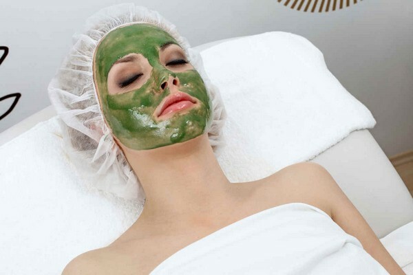 Hvordan man vælger en maske fra spirulina til ansigtet af hudtype