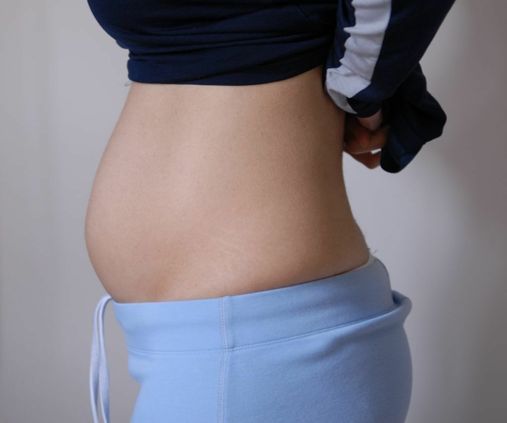 How does the abdomen grow during pregnancy for weeks and months? How does the shape of the abdomen of pregnant women determine the sex of the child - a boy and a girl?