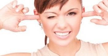 What to do if the ear lays: cause and treatment