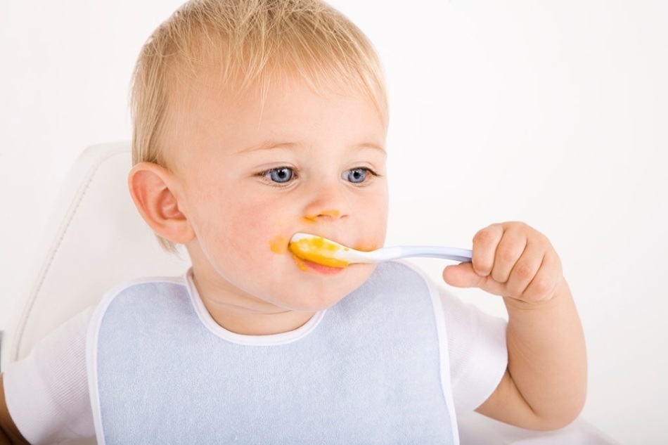 Fersk kål suppe for et barn 1,5 - 2 år: oppskrift