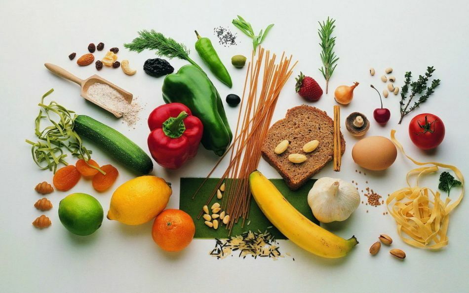 Tabel produk kalori per 100 gram. Kandungan kalori dari jamur, buah, sayuran, lemak, minyak, sereal, produk susu, daging, ikan, alkohol