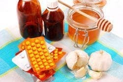 Honey for throat treatment