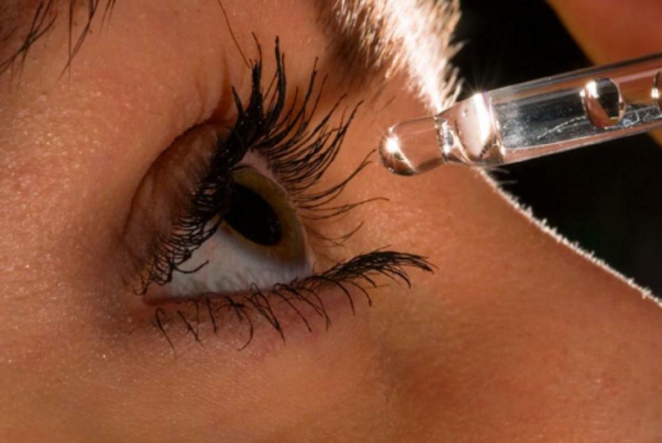 Die Augen wässern, was soll ich tun? Ursachen und Behandlung von Augenrissen bei Erwachsenen, Kindern und älteren Menschen