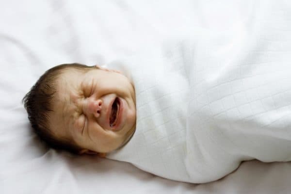 Tecken på otit hos nyfödda och spädbarn