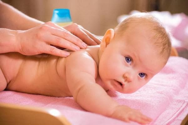 masaža za bebe od kašlja