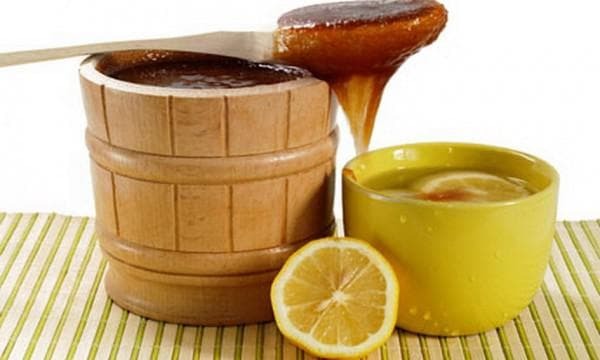Mješavina meda i kakao i ulja iz kašlja
