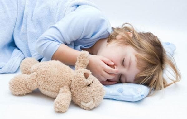 What to do if the child coughs at night, and in the daytime there is no