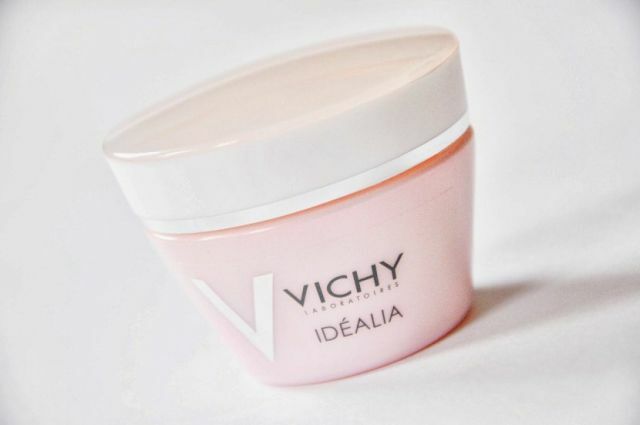 Cream-sera Vichy couperose- ja pigmenttipisteistä kasvojen iholla