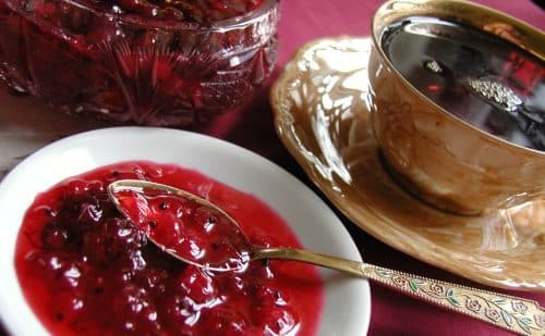 tea with raspberry jam