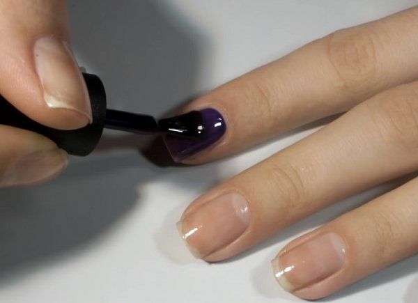 Tips voor het maken van een huisspiegel met manicure-gelvernis