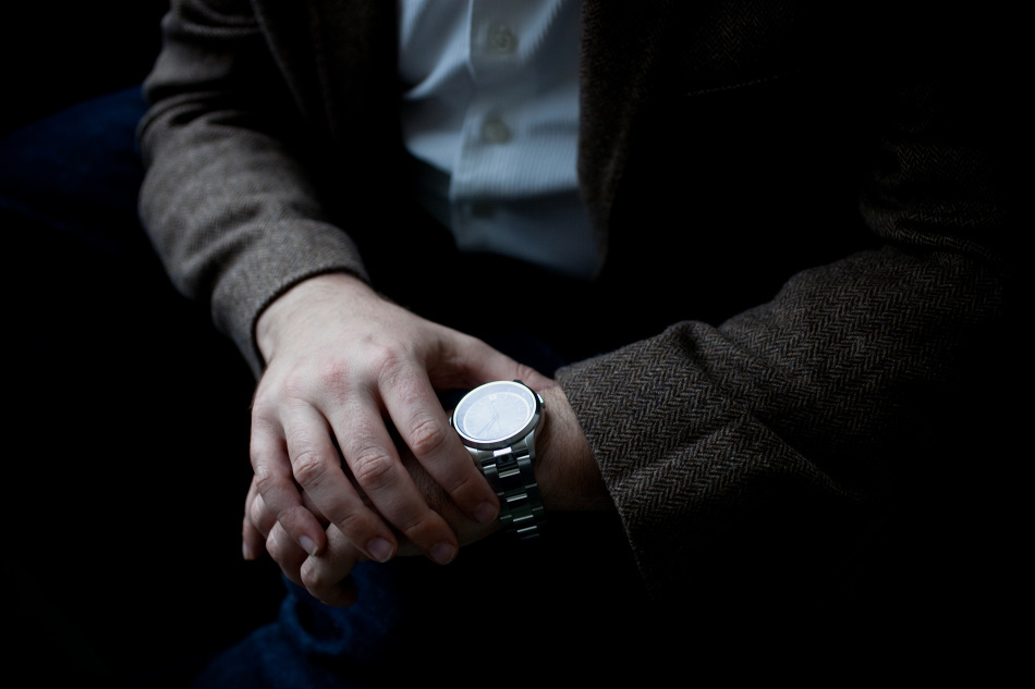 על איזה יד זה נכון ללבוש שעונים של נשים וגברים?כללי הנימוס: על איזה יד הם לובשים שעונים?