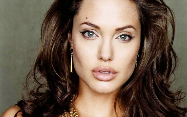 Make-up door Angelina Jolie