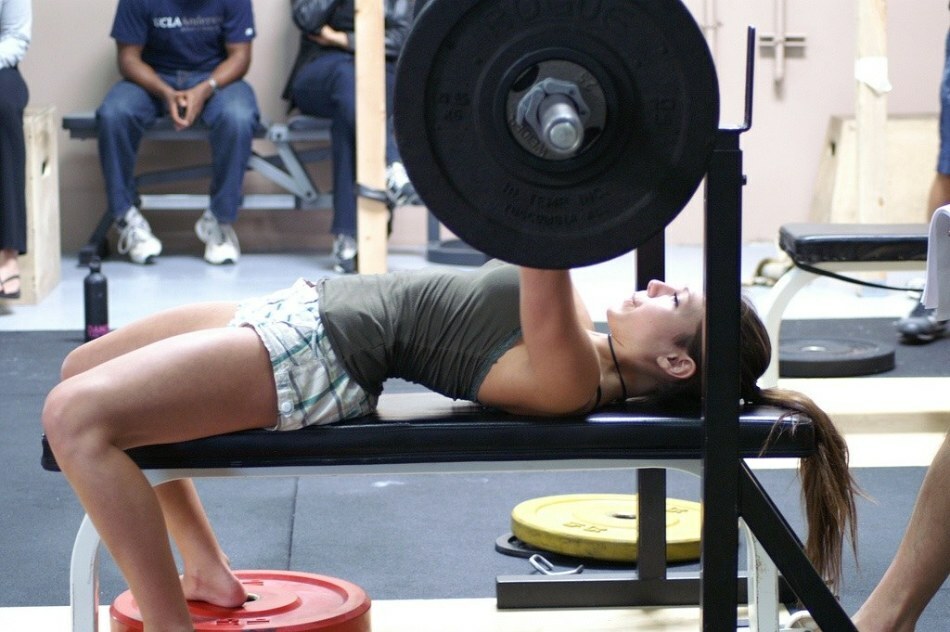 How to increase bench press. Training program for a beautiful breast