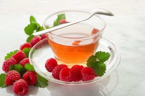 tea with raspberries with cold