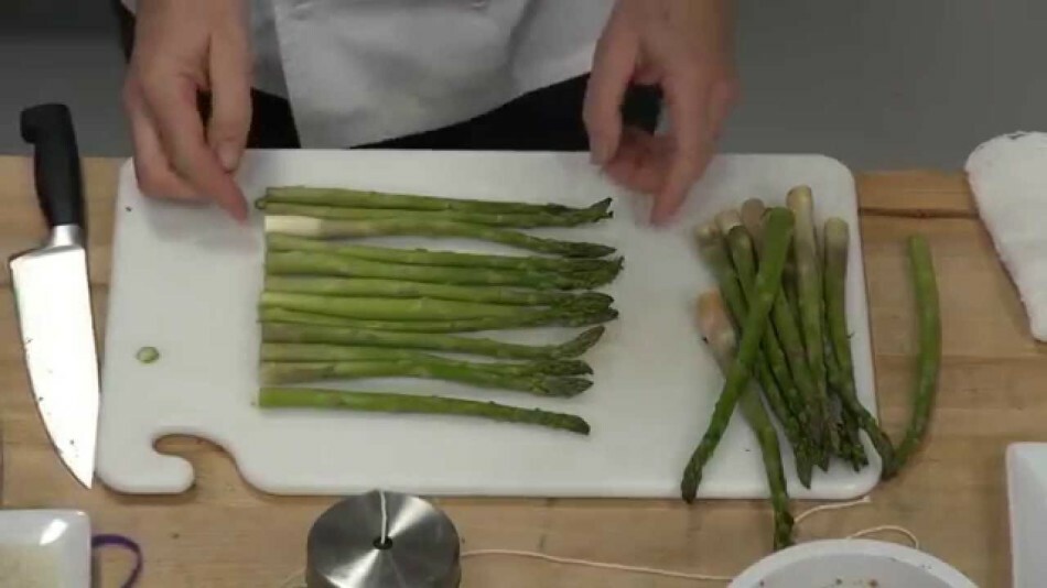 Hoe en hoeveel te koken asperges groen, wit, mini? Hoeveel minuten op tijd om asperges bevroren, droog en vers te koken?