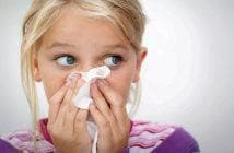 bagaimana cara menghentikan darah dari hidung pada anak kecil