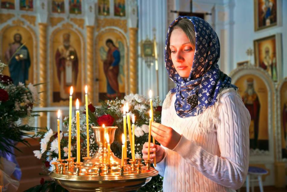 Waarom bedekken vrouwen en meisjes hun hoofd met een zakdoek in de kerk? Hoe mooi om een ​​zakdoek te strikken, stal en sjaal op zijn hoofd naar de kerk, tempel: foto. Moeten meisjes een zakdoek in de kerk plaatsen?