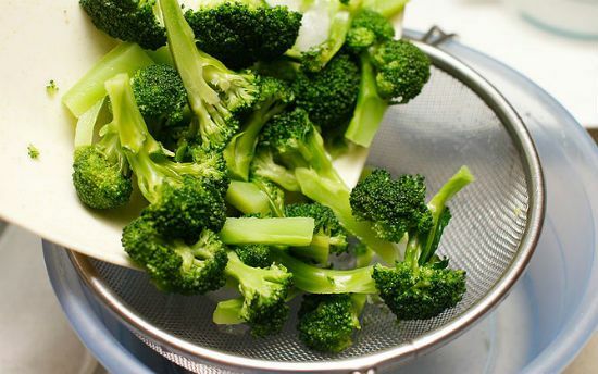 Hoe bevroren broccoli te bereiden