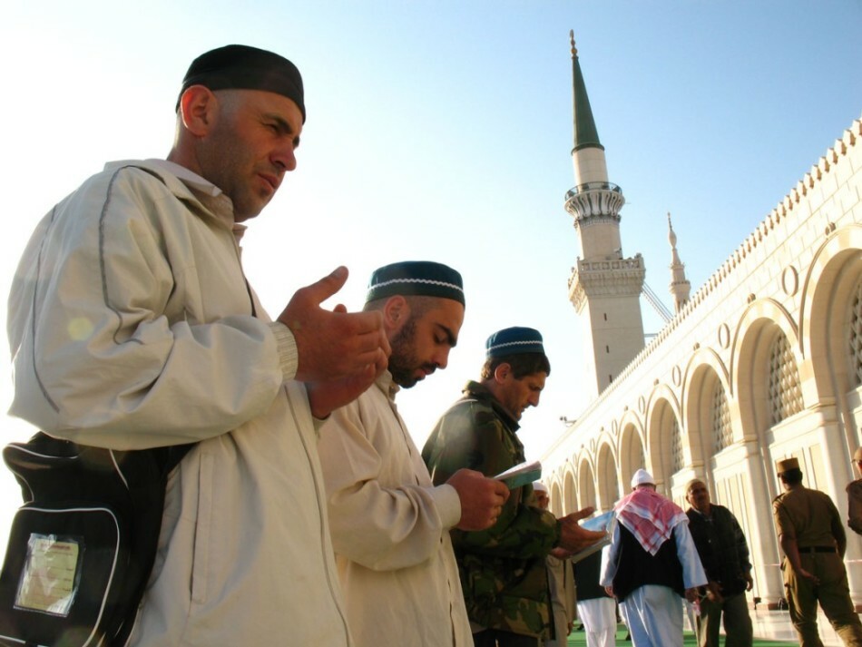 New Year's Moslem in Hijra: wanneer begint het en wanneer vieren ze de moslimkalender? Hoe vieren ze het nieuwe jaar in moslimlanden? Gefeliciteerd met het nieuwe Moslimjaar in vers en proza