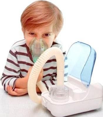 inhalation of a child by a nebulizer