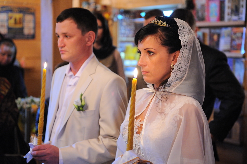 79. Značilnosti zakramenta cerkvene poroke v pravoslavni Cerkvi. 