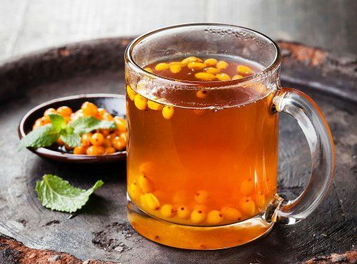 Minuman yang sempurna - teh dengan wangi laut-buckthorn