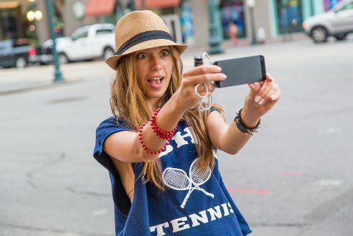 Wie man ein schönes Selfie macht: Haltungen und Ideen