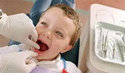 enfermedades dentales en un niño