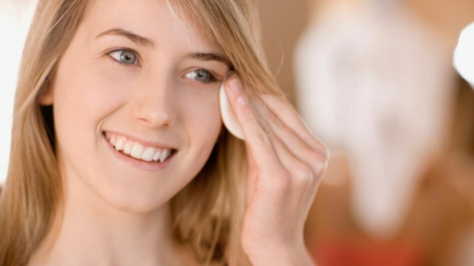 Caldo de caldo para pele, cabelo e rosto. Aplicação correta da decocção de celandina - tratamento com celandina