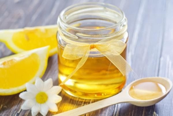 Treatment with honey, fat and lemon