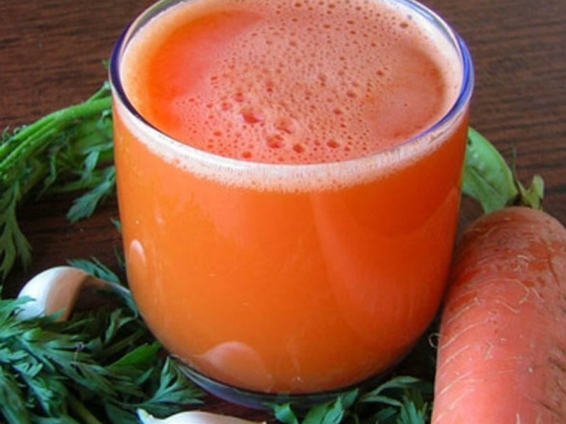 Suc de morcov: bun și rău. La ce vârstă se poate sucul de morcov la un copil și cum să îl bei corect în timpul sarcinii și cât de mult?