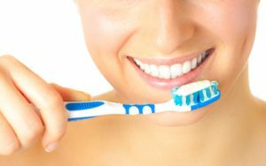 Când apar crăpături pe smaltul dinților: tratament și prevenire