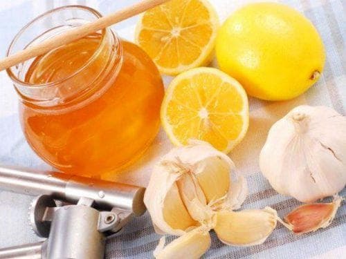 citron med vitlök och honung