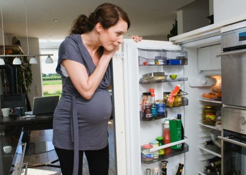 Teža med nosečnostjo po mesecih: tabela. Zakaj nosečnice pridobijo ali izgubijo težo?