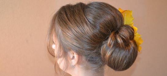 Styling en kapsels voor gemiddeld haar thuis