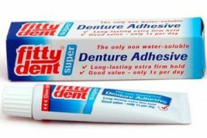 Features of fixing dentures with the help of a Fitidant cream
