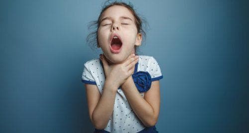 Symptome von Laryngospasmus bei Kindern