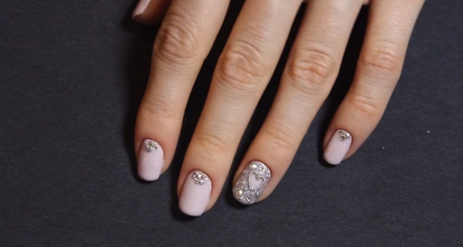 How to make a manicure with hearts for short toenails, with rhinestones, with dots? Manicure with hearts: ideas for design, photo