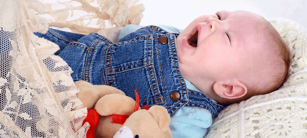 De oorzaken van slaapstoornissen bij kinderen. Waarom wordt een kind vaak tot een jaar wakker?