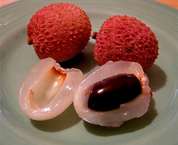 Berguna sifat landak eksotis - buah litchi