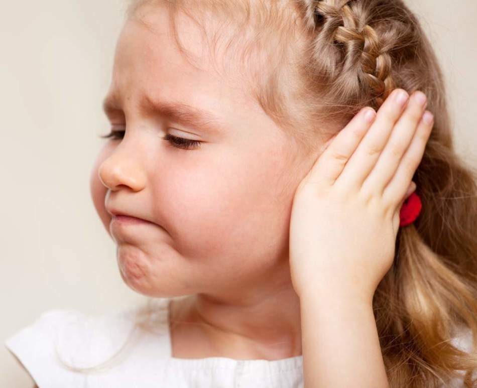 Pediatrische otitis: hoe te herkennen? Een kind helpen met otitis