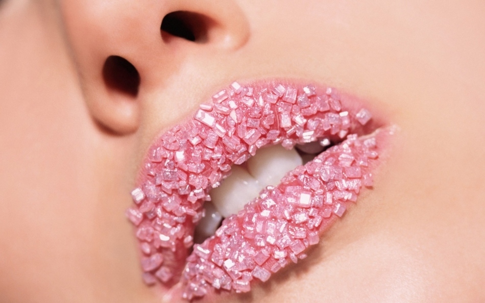 Hur ökar läpparna?Öka volymen av läpparna med hyaluronsyra, botox, fyllmedel. Vad kan inte göras efter att du har förstorat läpparna?
